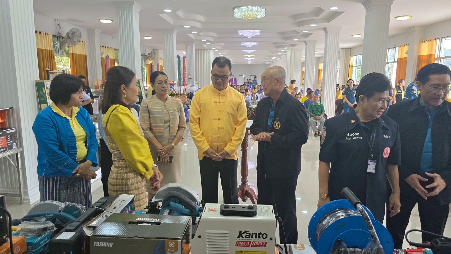 กรมการพัฒนาชุมชน ร่วมกับ มูลนิธิป่อเต็กตึ๊ง มอบวัสดุอุปกรณ์สนับสนุนอาชีพแก่ครัวเรือนยากจนที่ประสบสาธารณภัย (อุทกภัย) จังหวัดเชียงราย
