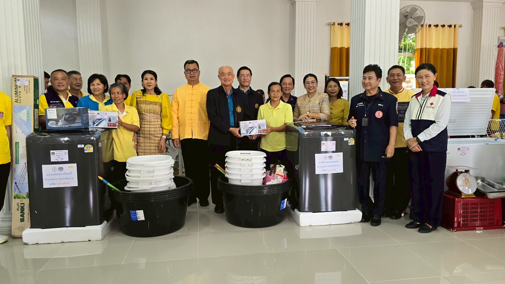 กรมการพัฒนาชุมชน ร่วมกับ มูลนิธิป่อเต็กตึ๊ง มอบวัสดุอุปกรณ์สนับสนุนอาชีพแก่ครัวเรือนยากจนที่ประสบสาธารณภัย (อุทกภัย) จังหวัดเชียงราย